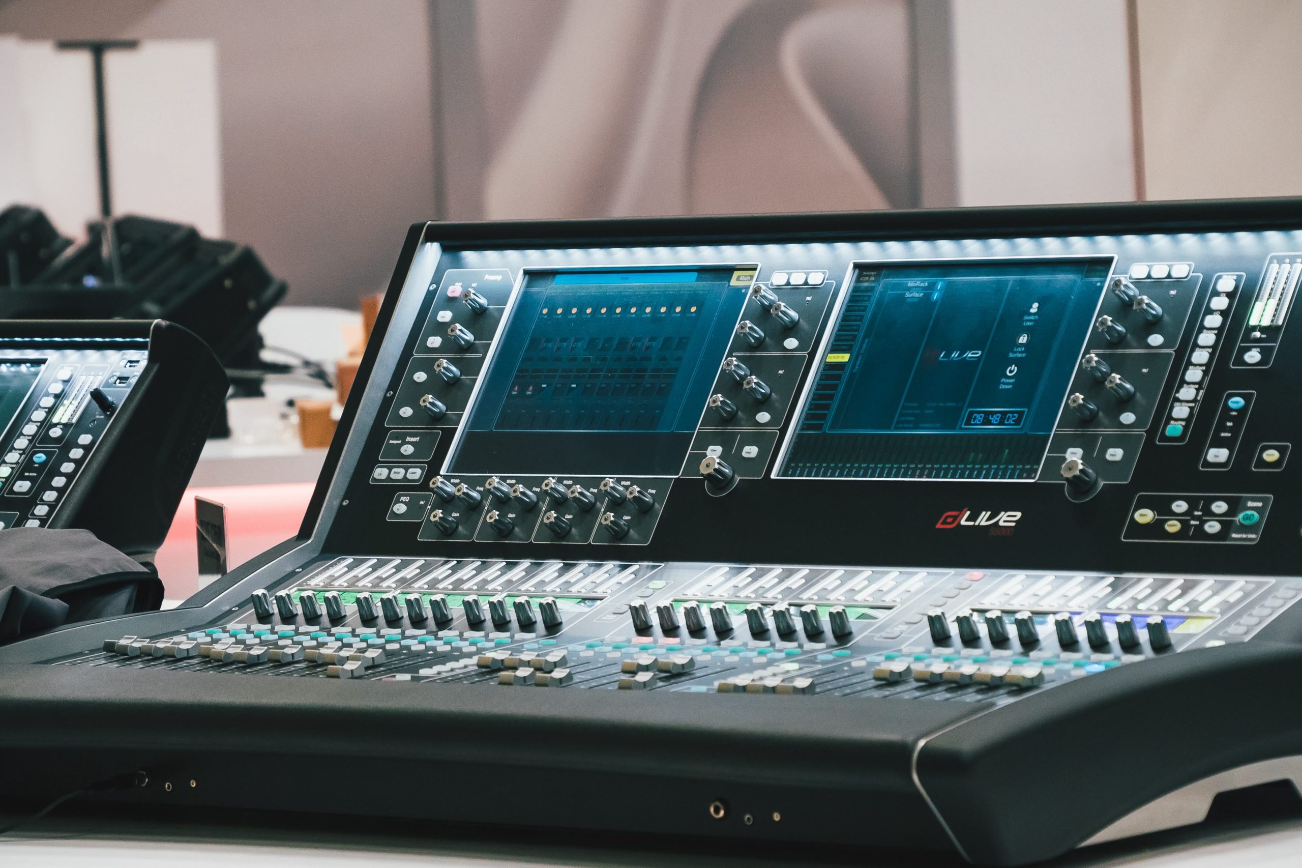 Allen & Heath dLive vs Yamaha DM7 - The Penn Group